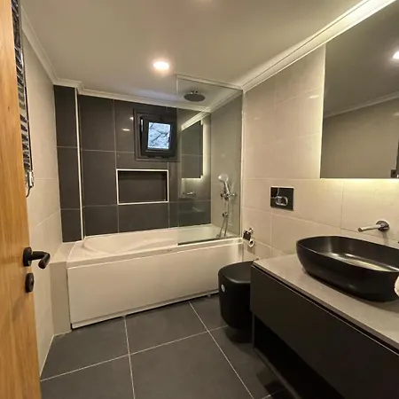 Modern Garden Flat In 公寓 博德鲁姆