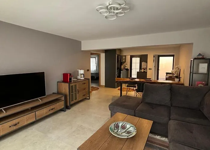 Modern Garden Flat In Apartament *